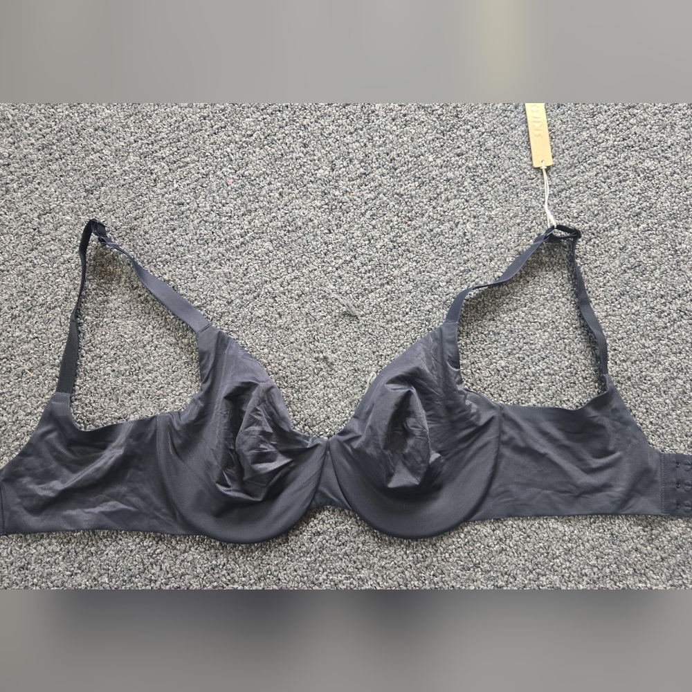 Skims Black Smoothing Bra 34D